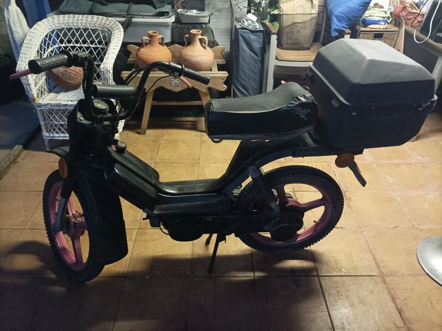 Piaggio Bravo avanti 50cc negro-rosa