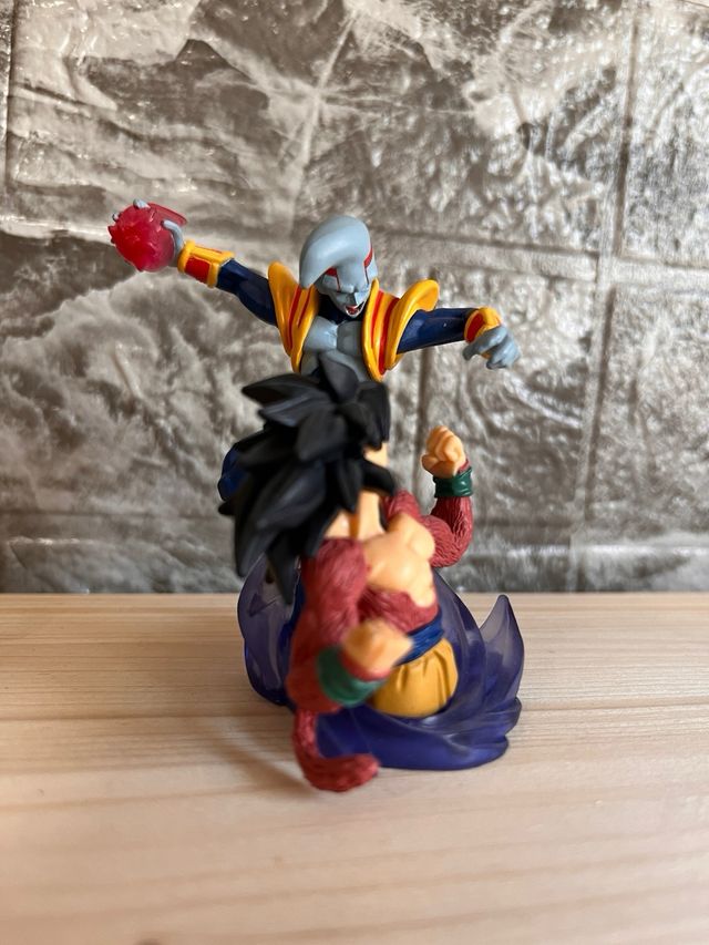 Figura Goku vs Baby Megahouse