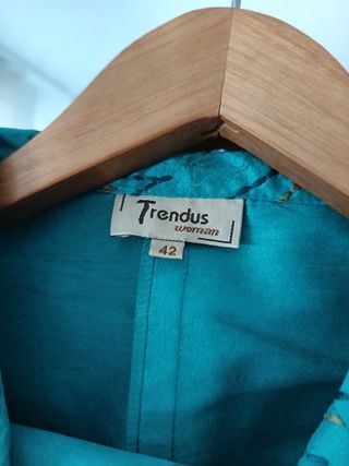 Conjunto chaqueta pantalón corte recto,precioso