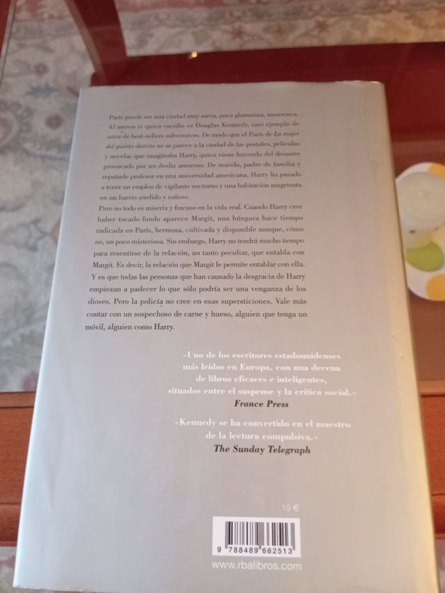 Libro "La mujer del quinto distrito"