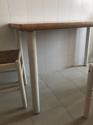 Mesa cocina + 4 sillas mimbre