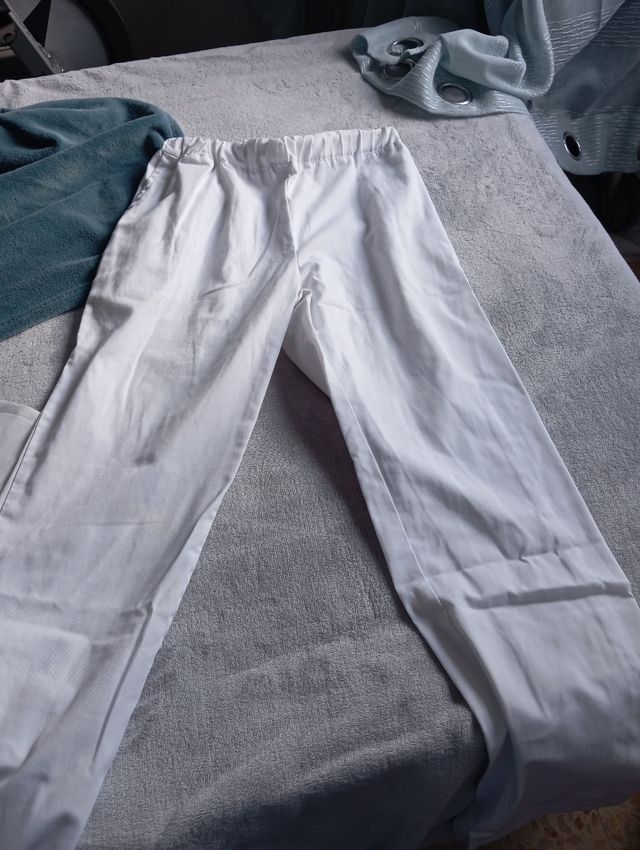 Pantalones blancos enfermería