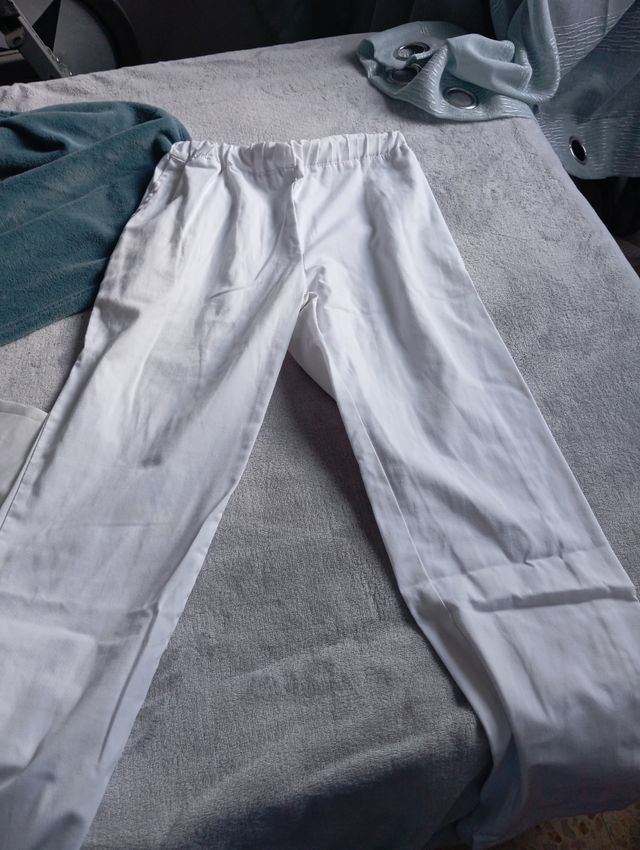Pantalones blancos enfermería