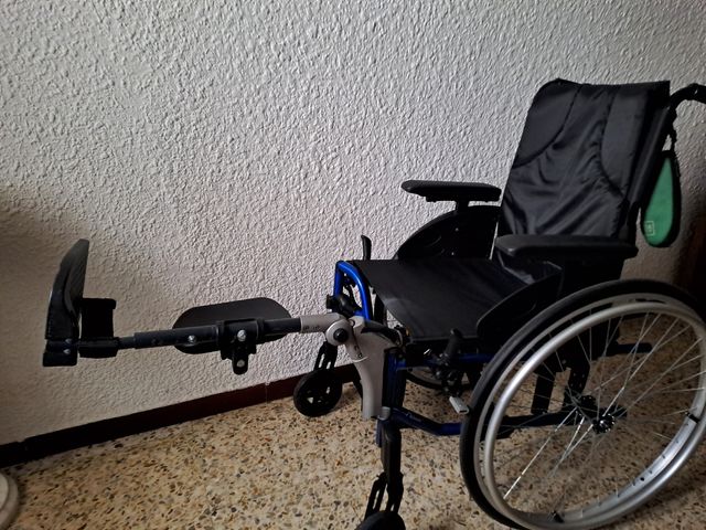 Elevador pierna silla ruedas.