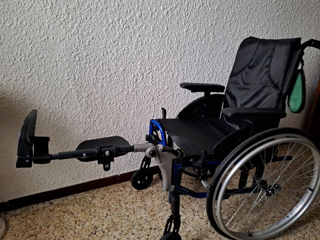 Elevador pierna silla ruedas.