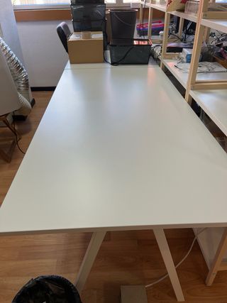 Escritorio blanco Ikea, patas en A