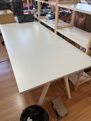 Escritorio blanco Ikea, patas en A