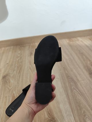 Sandalias Bershka negras tacón bajo talla 37