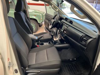 Toyota Hilux 2.4 D4D GX DOBLE CABINA 