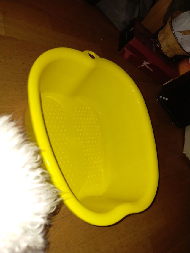 Cubo de plástico lavado pies