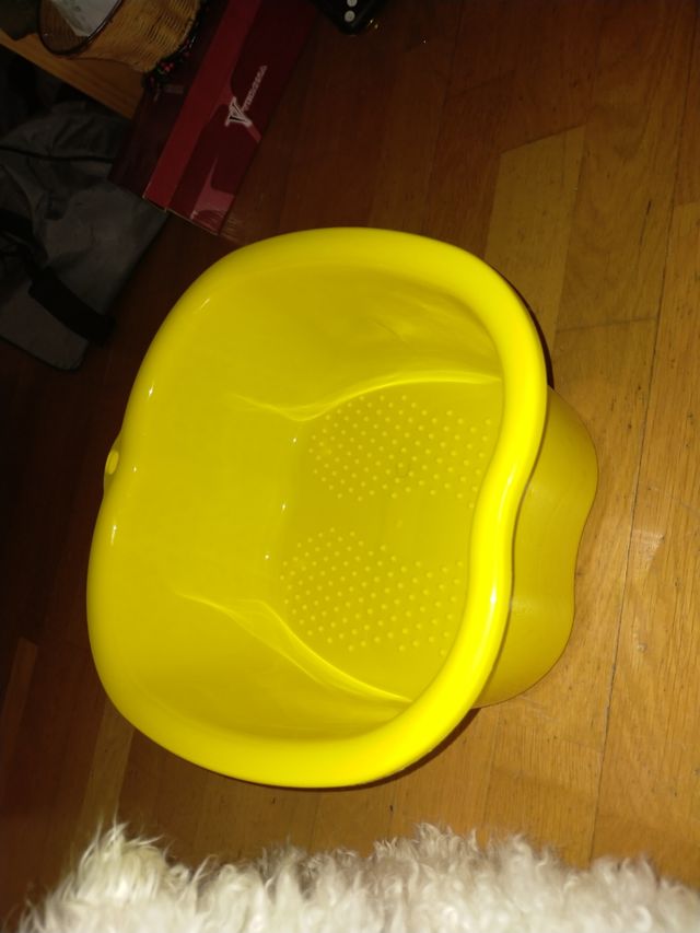 Cubo de plástico lavado pies