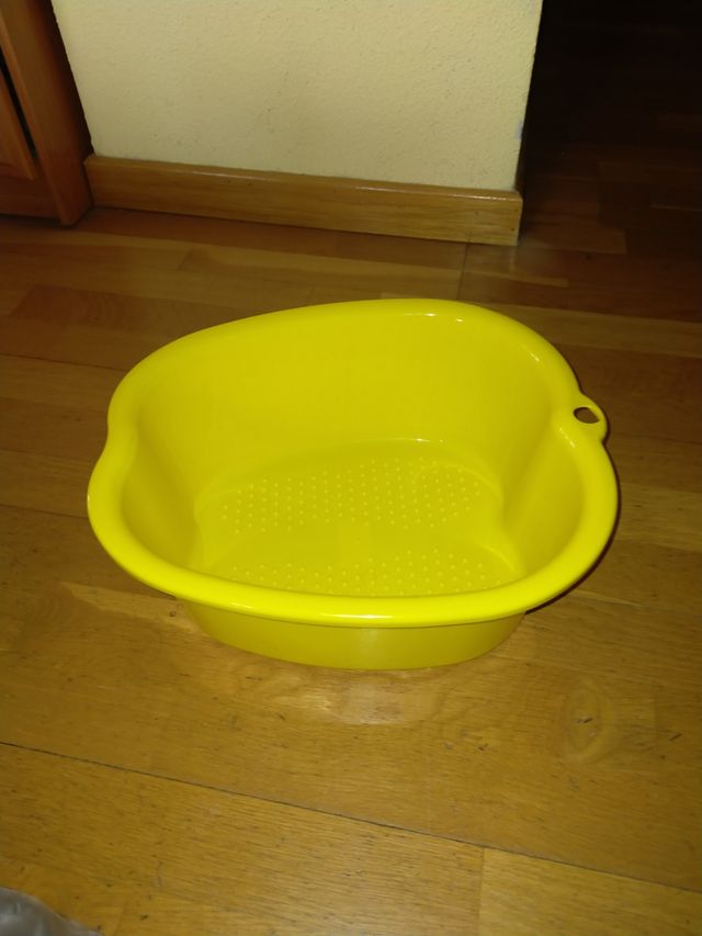 Cubo de plástico lavado pies