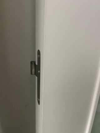 Puerta madera blanca con cristal traslúcido