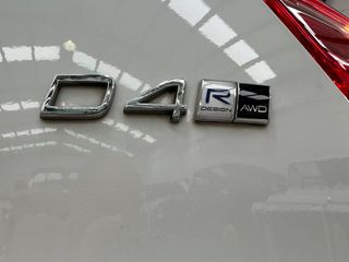 Volvo XC40 2.0 D4 AWD RDesign Auto 