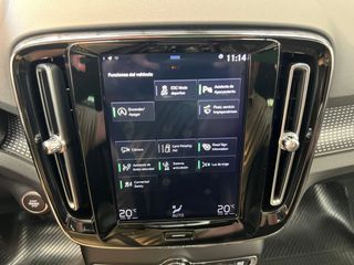 Volvo XC40 2.0 D4 AWD RDesign Auto 