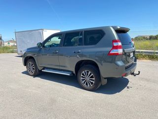 Toyota Land Cruiser 2.8 D4D LARGO 