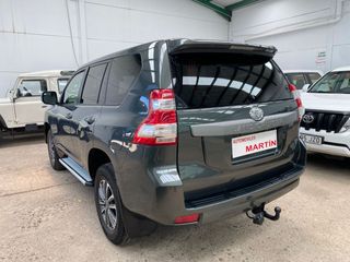 Toyota Land Cruiser 2.8 D4D LARGO 