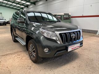 Toyota Land Cruiser 2.8 D4D LARGO 