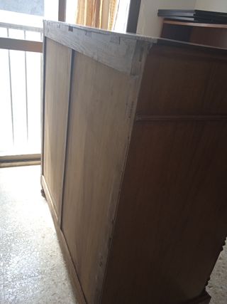 Cómoda antigua de madera