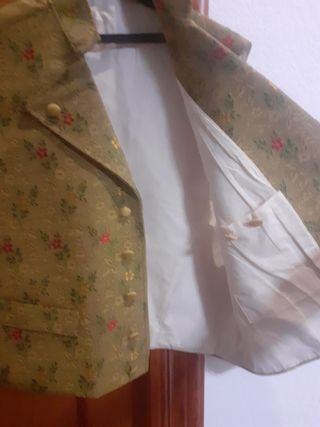 Chaleco fallero con etiqueta Borras seda talla 48