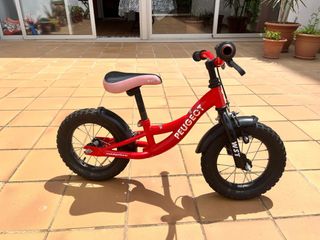 Bicicleta sin pedales Peugeot roja