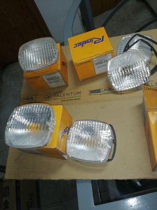 Tulipas coche furgoneta  clasico