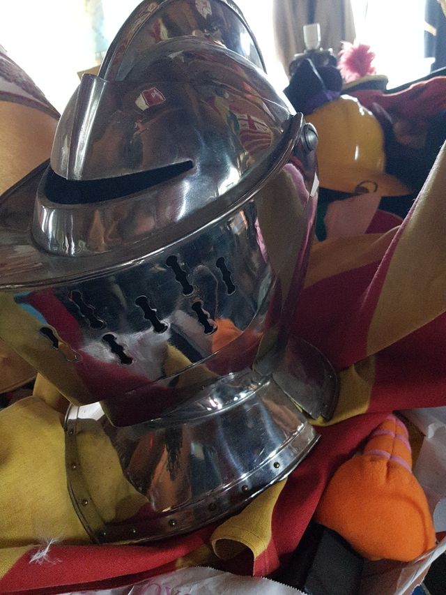 ESPECTACULAR CASCO MEDIEVAL