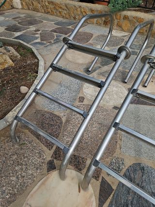 Escaleras de piscina