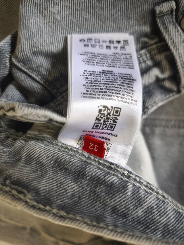 Bermuda Guess gris hombre