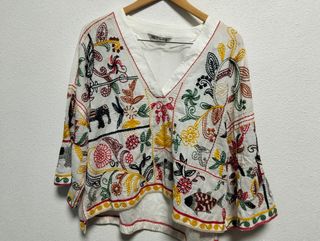 Blusa Zara bordada blanca