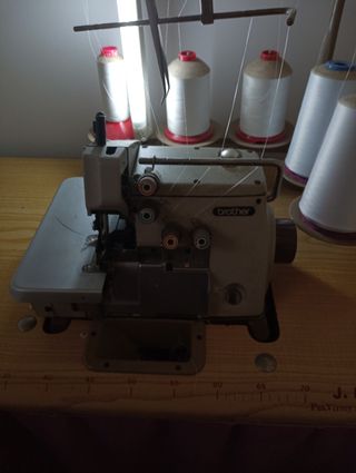 Remalladora Brother 5 hilos