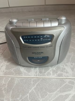 Radiocasete GRUNKEL - Radio AM/FM con Cassette