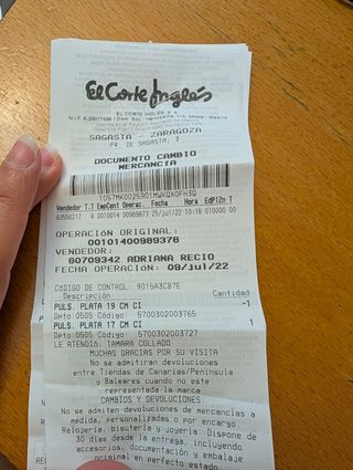 Pulsera de Pandora con dos charms.