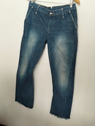 Jeans Levis | Costuras desgastadas