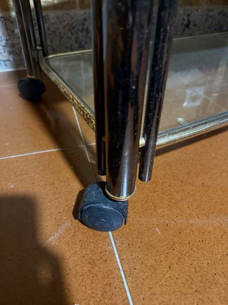 Mesa auxiliar cristal ruedas