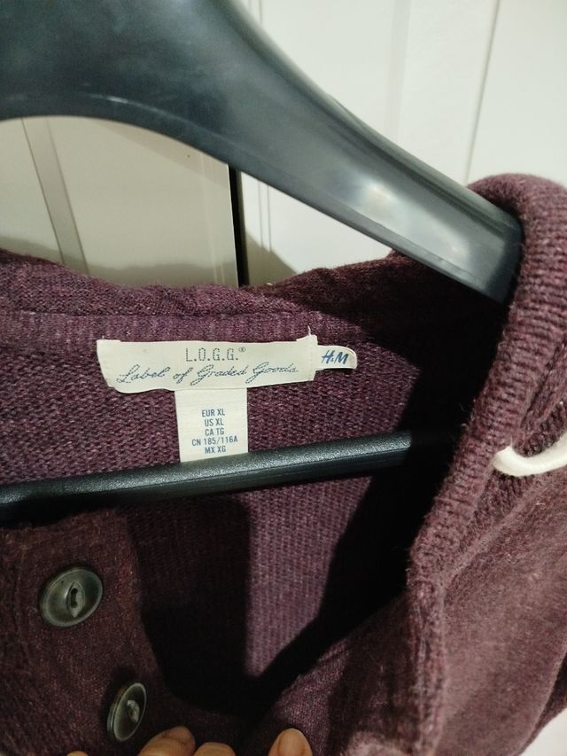 Sudadera H&M marrón XL con capucha color burdeos