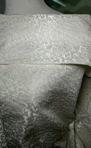 Tela fallera y peinador en oro