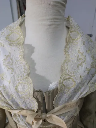 Tela fallera y peinador en oro