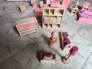 Muebles madera casita de muñecas