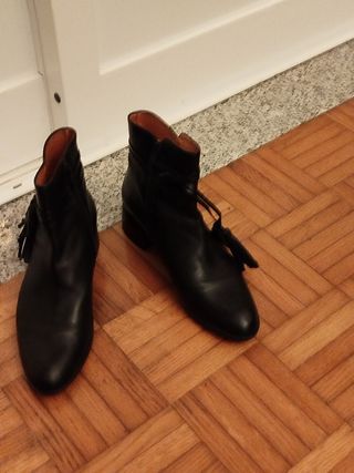 Botas de Couro Pretas - Tam. 37.5
