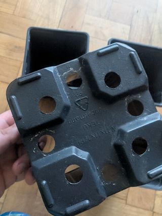 4 macetas plástico negras