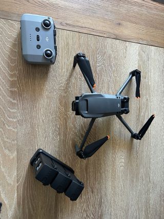 DJI Mavic 3 - Drone con accesorios