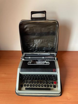 Olivetti Lettera DL - Máquina de escribir