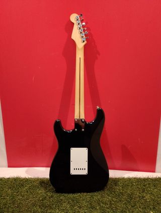 FENDER STRATOCASTER MIM. 2A OPORTUNITAT