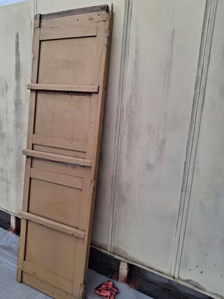 Puerta madera antigua