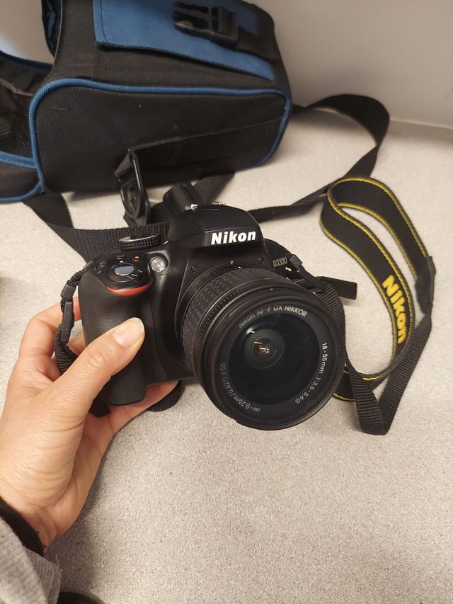 Cámara reflex Nikon D3300 SOLO 1966 DISPAROS
