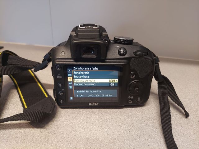 Cámara reflex Nikon D3300 SOLO 1966 DISPAROS