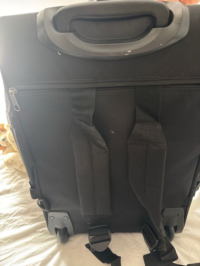 Maleta Eastpak negra - Cabina