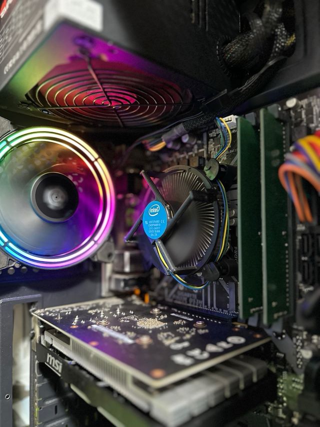 PC GAMING INTEL i3 9100F / GTX 1650