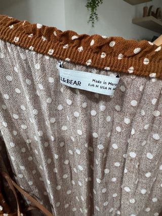 mono Pull & Bear lunares marrón